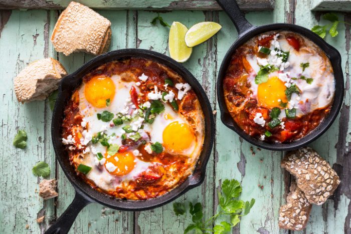Picture of shakshuka with bread 